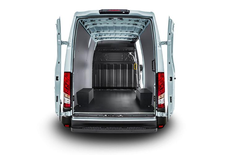 Iveco e-DAILY over 3.5t Medium Van - Extra High 42S14E Extra High Roof 140 111kWh 4100 22kW exterior rear view