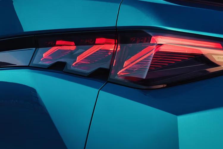 Peugeot 3008 Small Crossover/SUV 1.6 Phev 195 Allure e-DSC7 close up