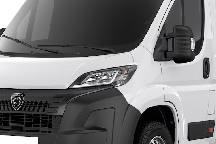 Peugeot Boxer Chassis Cab Chassis Cab 335 L3H1 2.2 BlueHDi 140 Professional close up