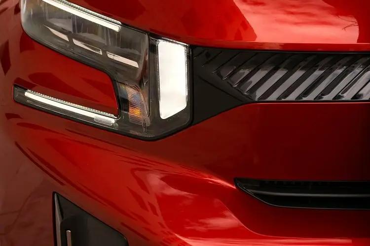 Citroen C3 Aircross Small Crossover/SUV 1.2 Turbo 100 Plus 6speed close up