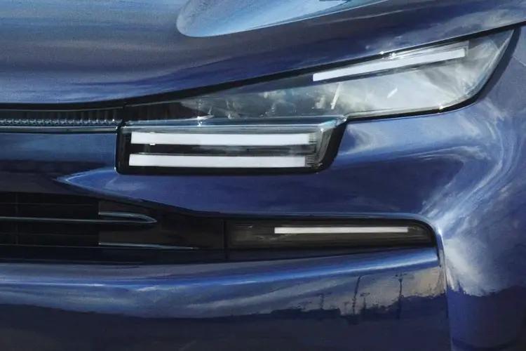 Citroen C4 X Saloon 1.2 Hybrid 145hp Plus e-DCS6 close up