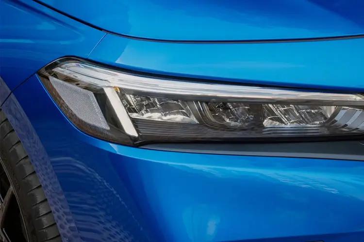 Honda Civic Hatchback 2.0 i-MMD Hybrid Advance close up