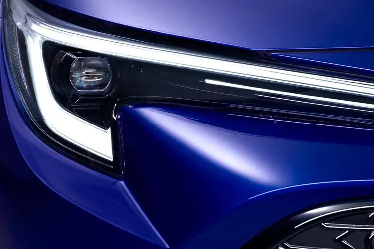 Toyota Corolla Medium Crossover/SUV Sport 1.8 Hybrid 140 Design CVT close up
