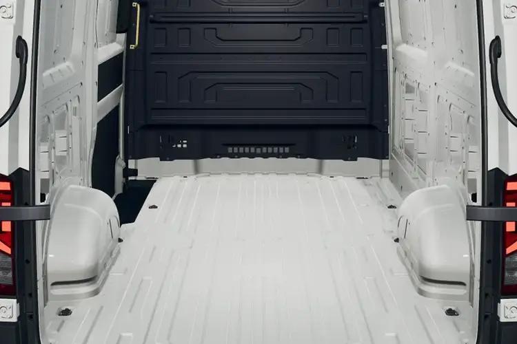 Volkswagen Crafter Medium Van - High CR30 MWB 2.0 TDI 140 Commerce High Roof FWD close up