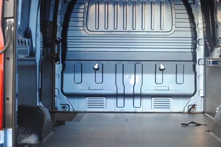 Maxus Deliver 9 Large Van - Extra High 2.0 Tdci 150ps Lux Lxh RWD close up