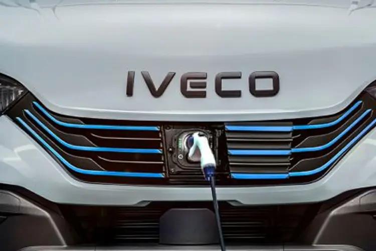 Iveco e-DAILY Small Van 35S10E 100kW 37kWh 3000 Auto close up