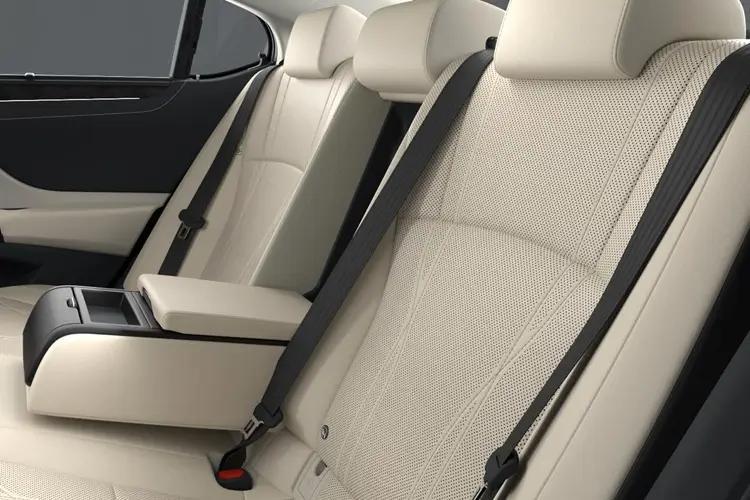 Lexus ES 300h Saloon 2.5 Premium E-Cvt close up
