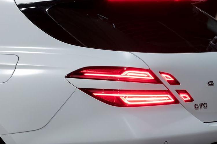 Genesis G70 Shooting Brake Estate 2.0T 245 Sport Plus Innovation Pack Auto close up