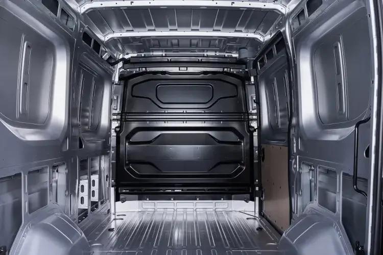Nissan Interstar Panel L3/L4 Large Van - High INTERSTAR-e F35 L3H2 105 87kWh Tekna Auto close up