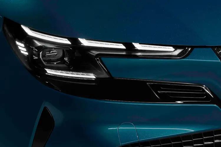 Alfa Romeo Junior Hatchback 1.2 Turbo 145PS Ibrida Auto close up