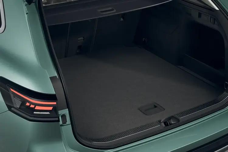 Volkswagen Passat Estate NF 1.5 eTSI Mhev 150 Life DSG close up