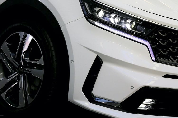 Kia Sorento Large SUV 1.6 T-GDi Hev 235 Pure Auto AWD close up