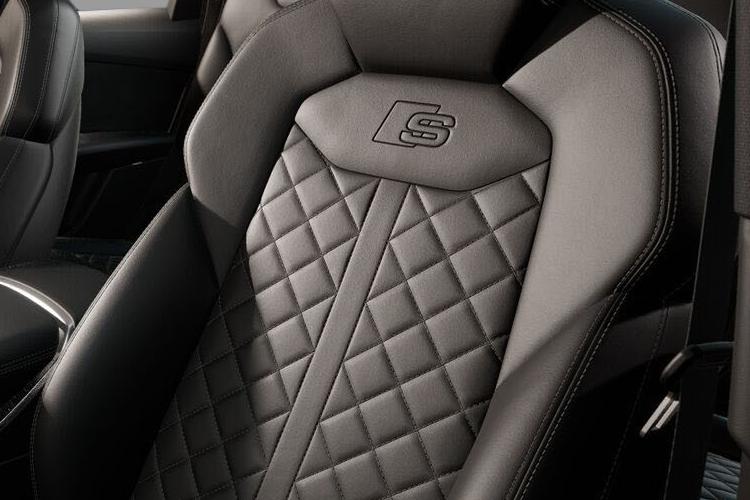 Audi SQ7 Large SUV 4.0 TFSI Quattro Black Edition Tech Tiptronic close up