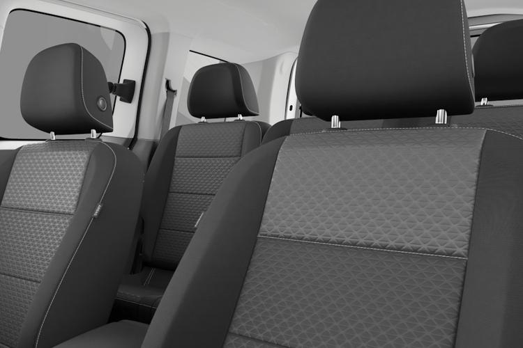 Ford Tourneo Connect MPV 2.0 EcoBlue 122 Titanium Auto close up