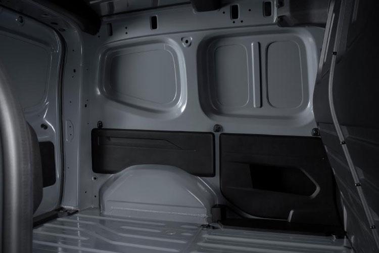 Nissan Townstar Small Van 1.3 130HP L2 Acenta close up