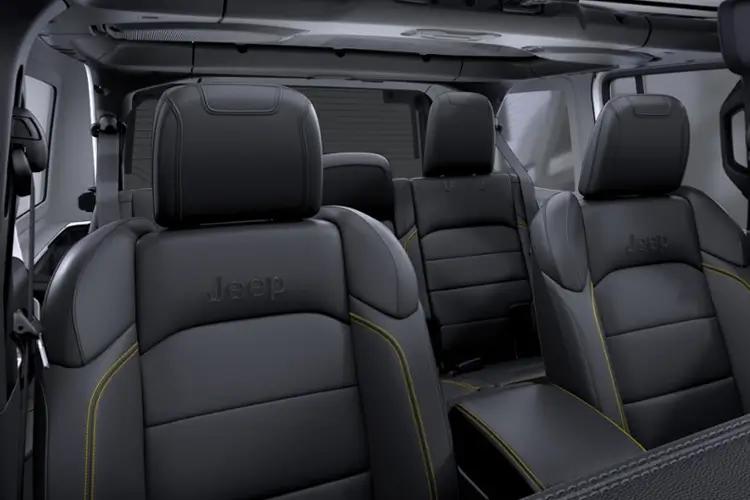 Jeep Wrangler Large SUV 2.0 Gme 272hp Rubicon Auto close up
