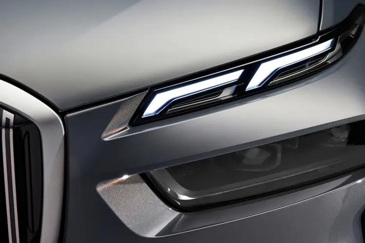 BMW X7 G07 Large SUV xDrive 40d Mht Excellence close up