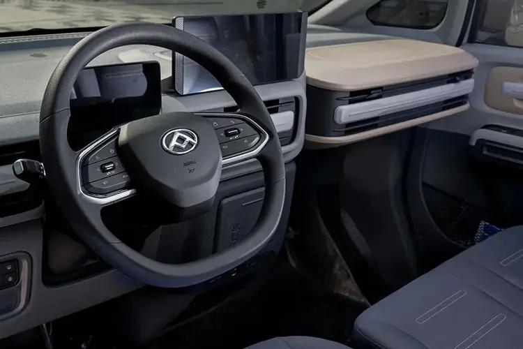 Maxus eDELIVER 5 Medium Van - Standard Panel L2H1 120kW 64kWh interior view