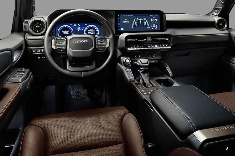 Toyota Land Cruiser Large SUV 48V 2.8D-4D Invincible Panoramic Roof Auto interior view